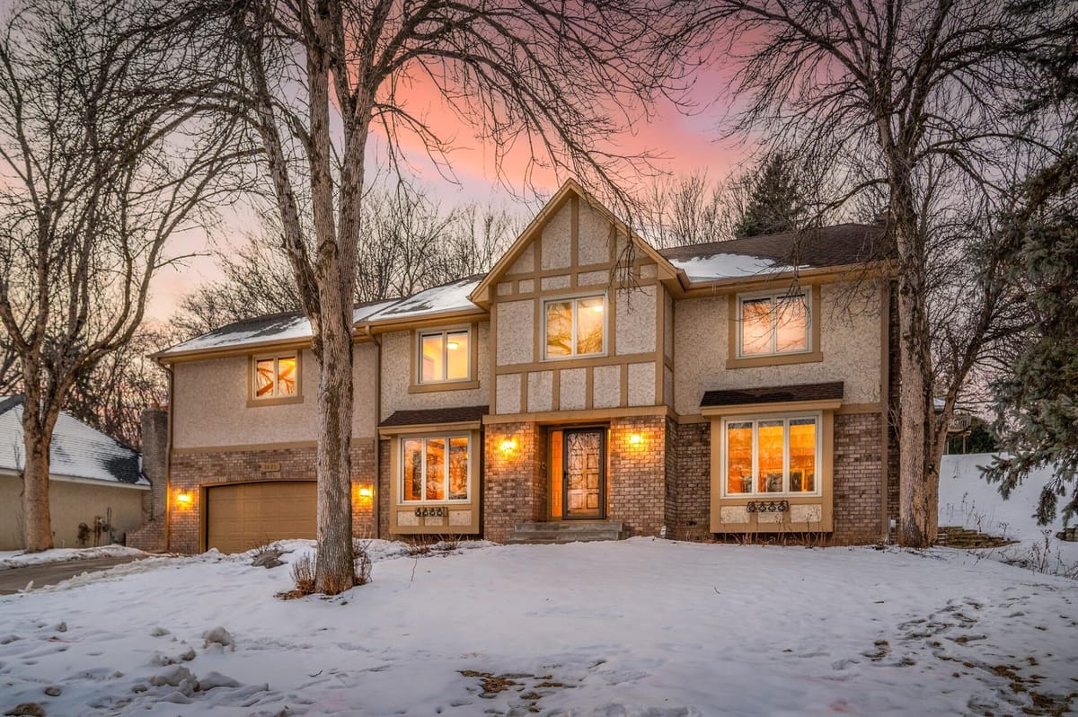 3625 N Rosewood Lane