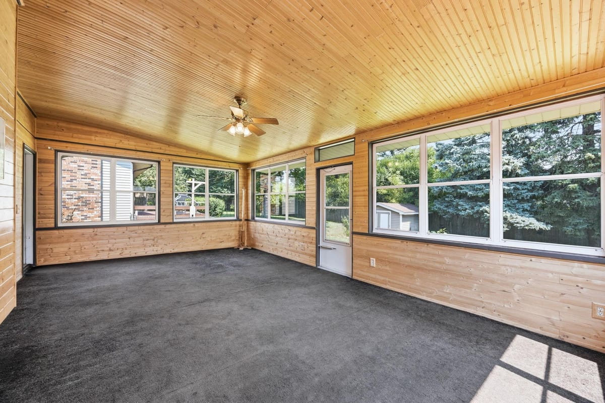 Primary property photo
